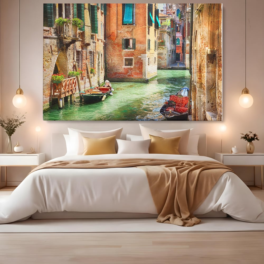 Tablou canvas cu tablou canvas cu peisaj din venetia, fara rama, pe sasiu de lemn, pe perete intr-un dormitor